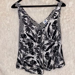 3/25$ Old Navy Top